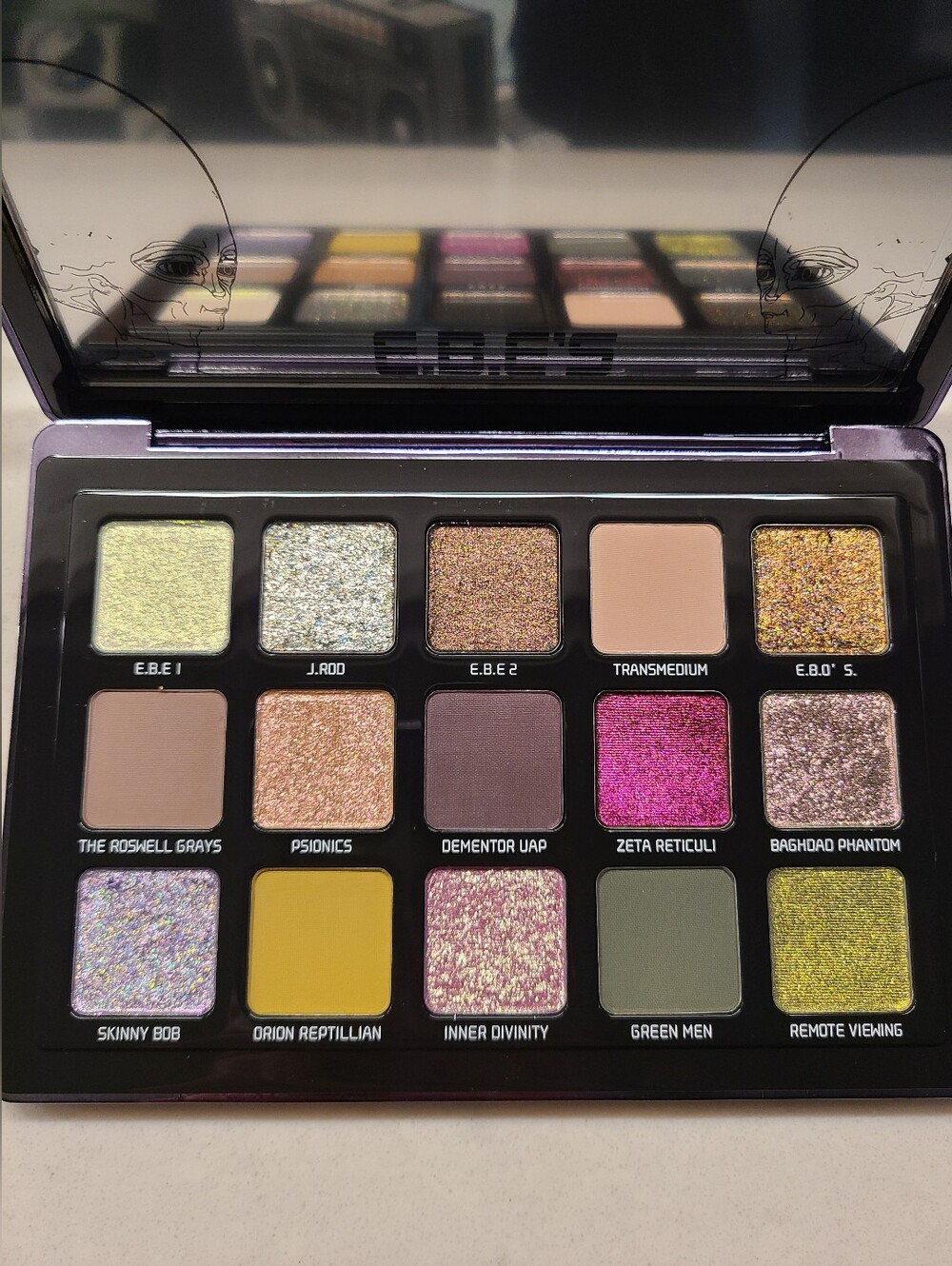 Adept E.B.E'S Eyeshadow Palette